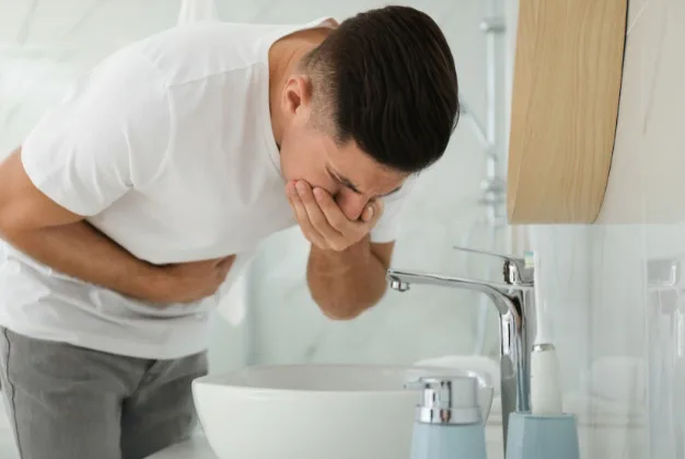 While most bouts of stomach flu or food poisoning resolve without intervention you should remain vigilant for red flag symptoms